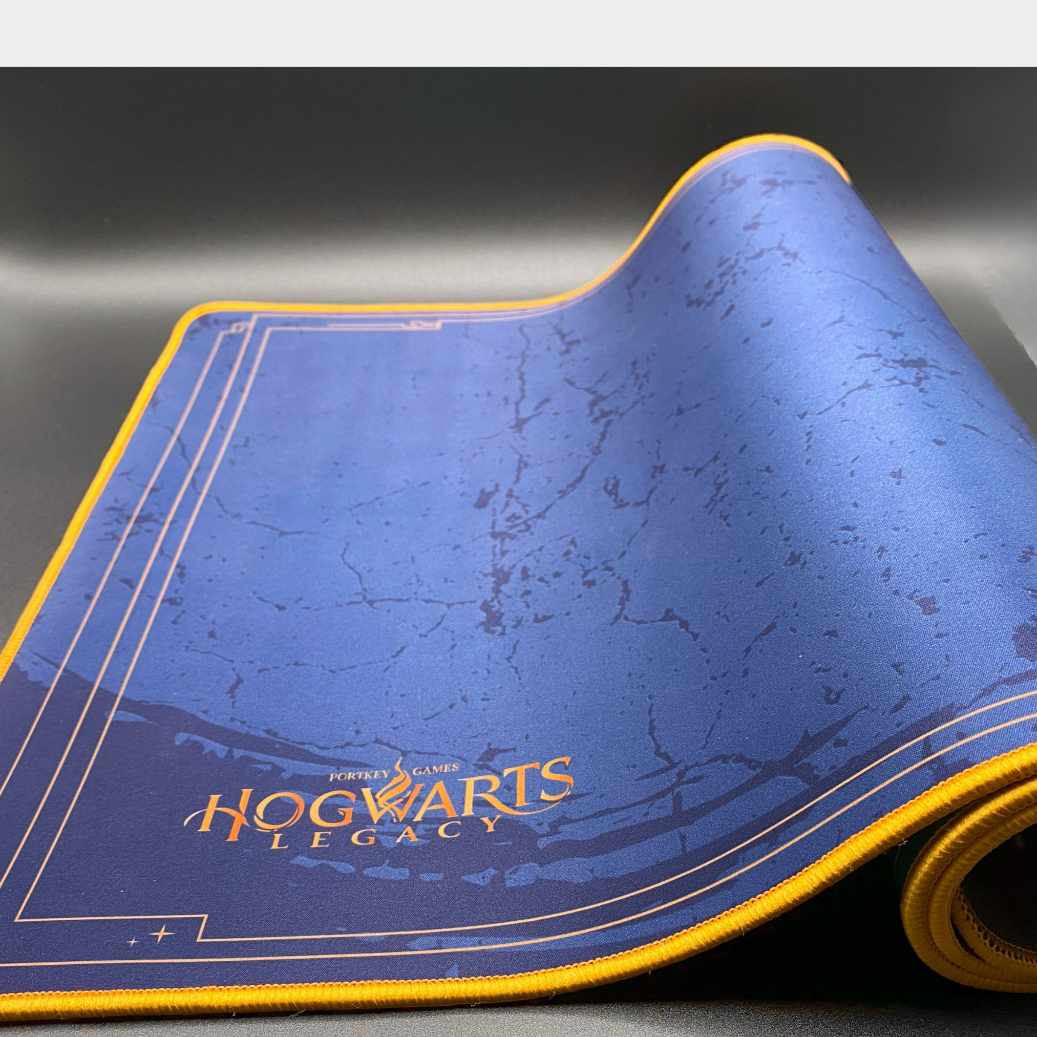 Premium XXL Mouse Pad - Hogwarts Legacy